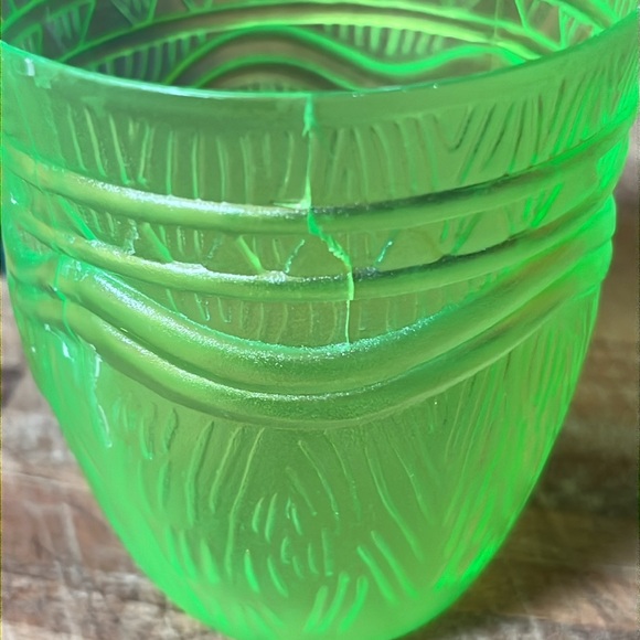 Tiki Shot Glasses Hawaiian Style Tiki Cup Plastic Stackable Shot Glasses party - Picture 7 of 7